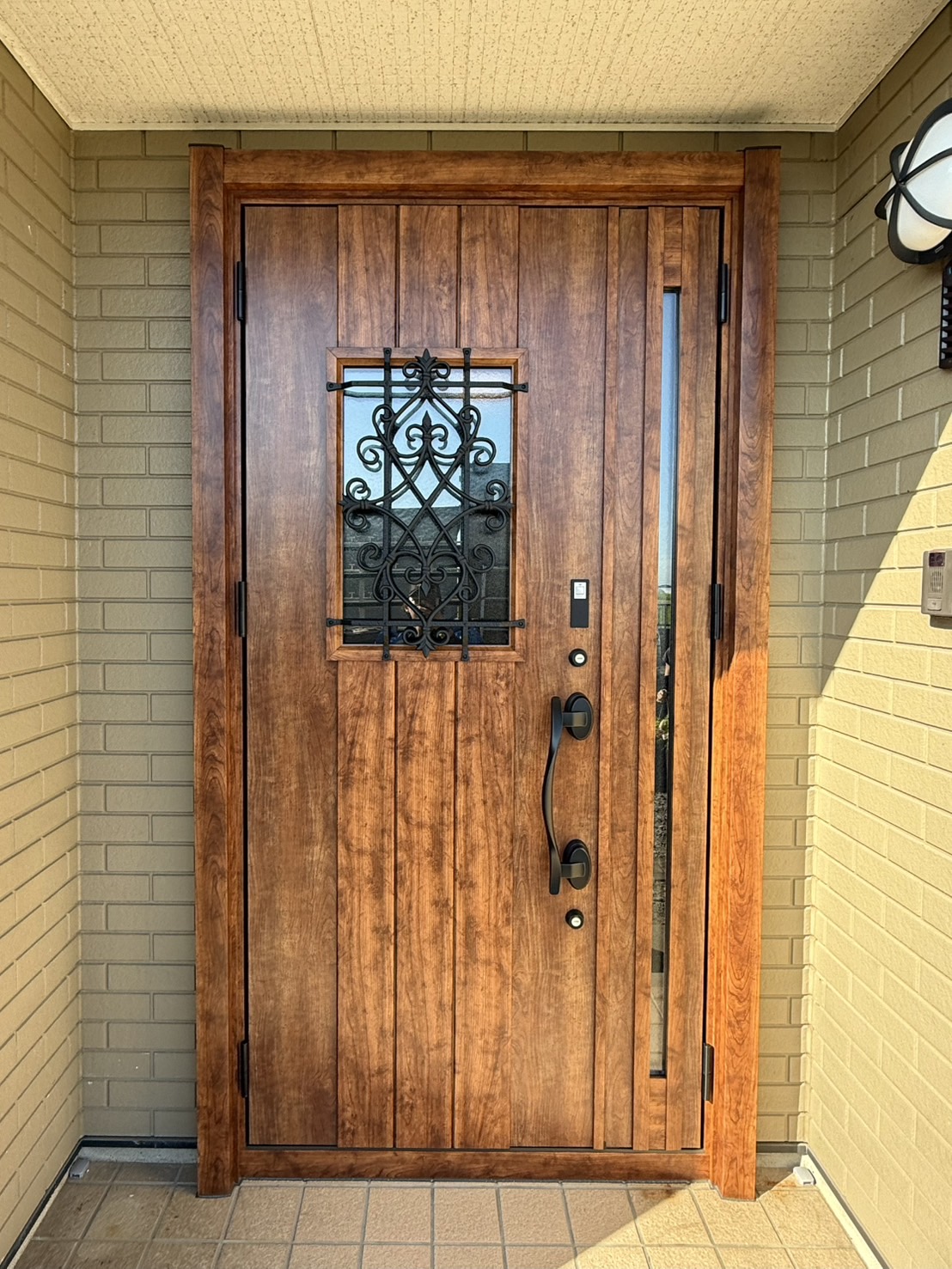 下妻市 玄関ドアリフォーム工事