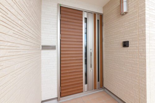 玄関ドアのガラス部分の防犯対策