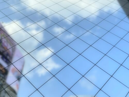 窓ガラスが熱割れする主な原因