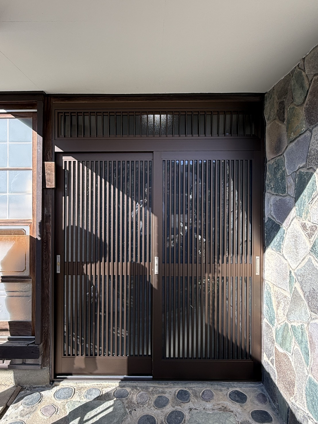 阿見町　玄関引戸リフォーム　はつり工法