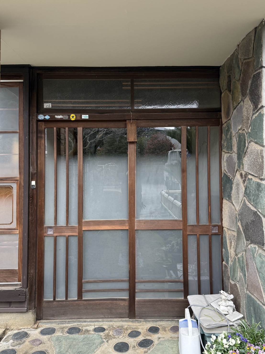 阿見町　玄関引戸リフォーム　はつり工法